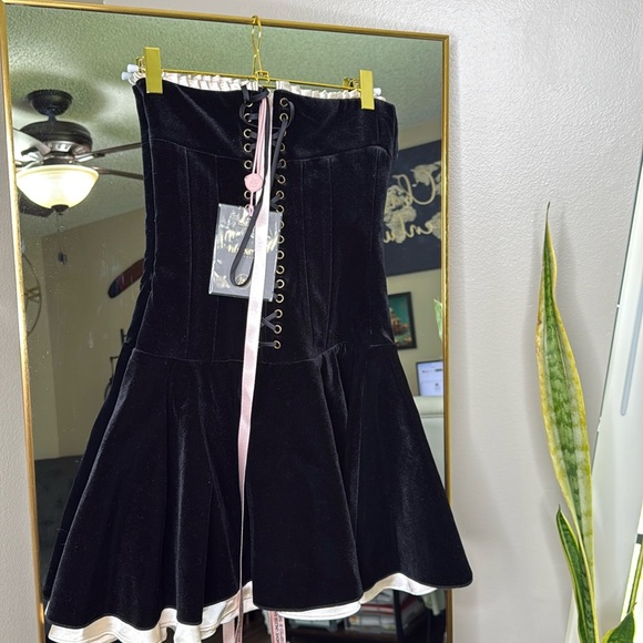 HOUSE OF CB 'Marilla' Black Velvet Strapless Dress NWOT - Picture 10 of 12